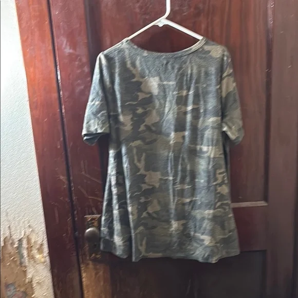 Camo Star T-Shirt size 2xl - Picture 4 of 4